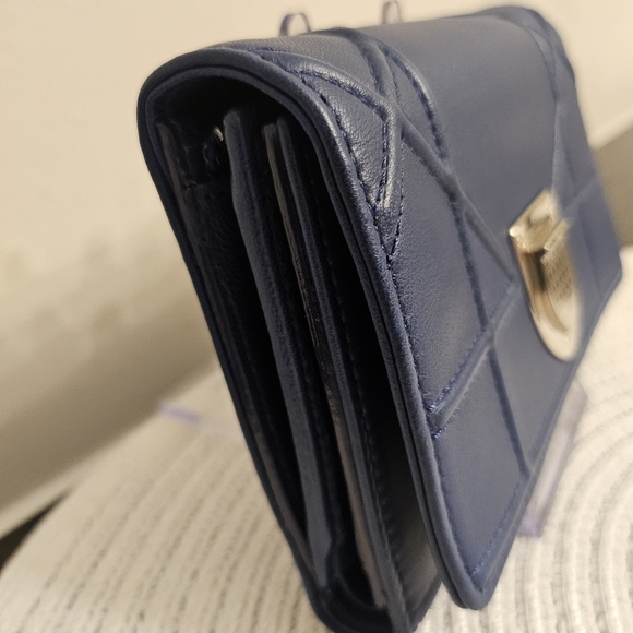 💙 Christian Dior Diorama Navy Blue Leather Compact Wallet - Picture 4 of 11